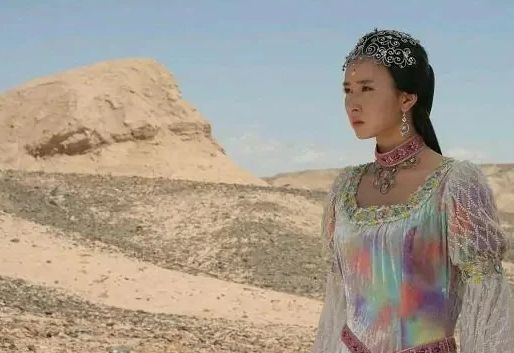 |当年剧组没钱打首饰，女演员满头铁线钢圈，却打造出一批古装女神