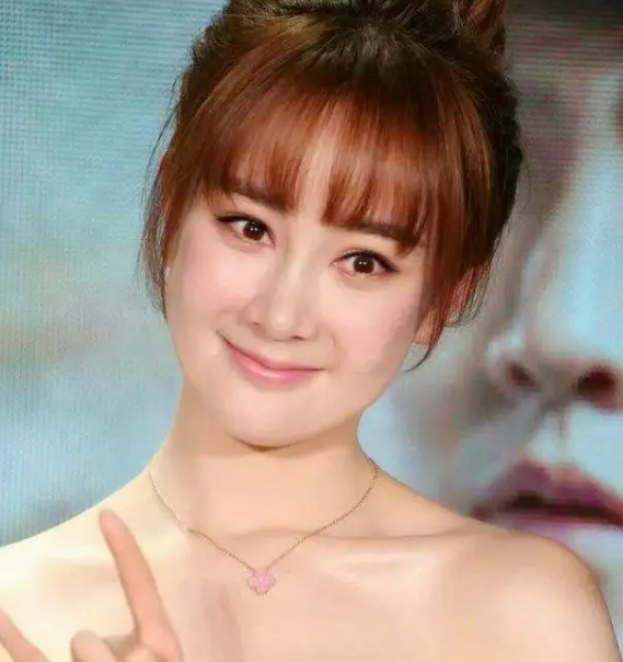 金恩圣|张濛承认感情出问题！被网友在线劝离婚，备注自嘲是暴躁老太婆！