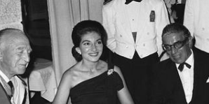 杰奎琳|杰奎琳:20多岁嫁给肯尼迪,30多岁就遭嫌弃,拿着几千万优雅转身