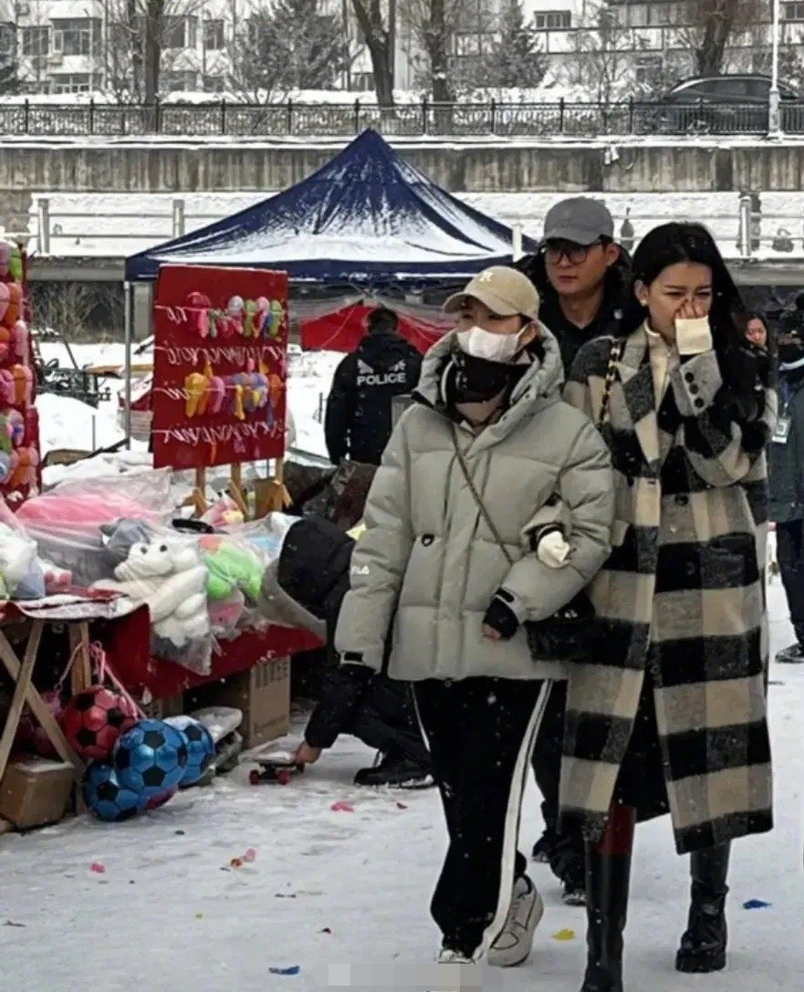 春节档|众星过年:撒贝宁老了五六岁,张纪中媳妇脸部变样,汪峰头秃顶了