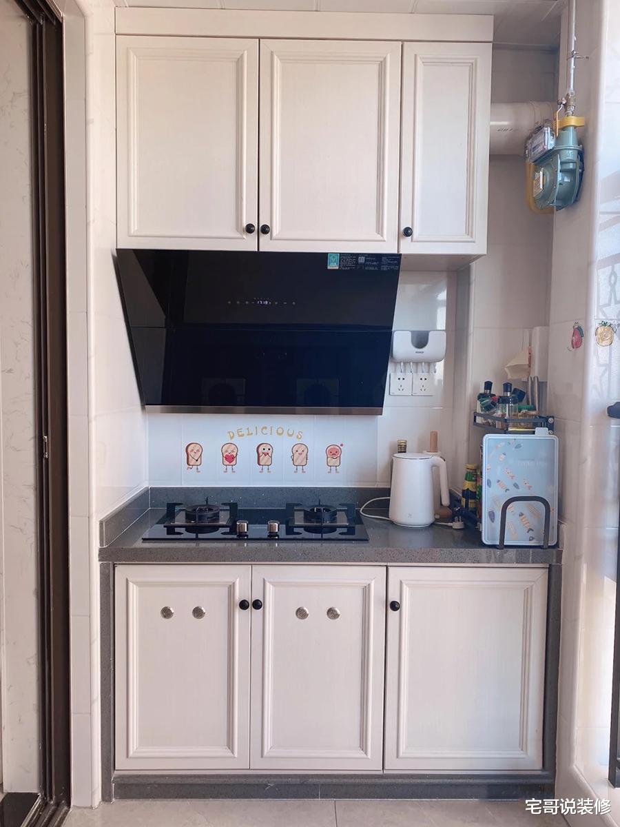 90后女孩37㎡小家火了，厨房在阳台，客厅与卧室共用，安全感爆棚