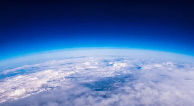 欧洲科学家发现,全球磁场强度已下降9%,地球会成为火星吗?