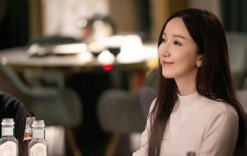 修图|33岁娄艺潇新剧播出,但整容过度,脸部极不协调,不忍直视