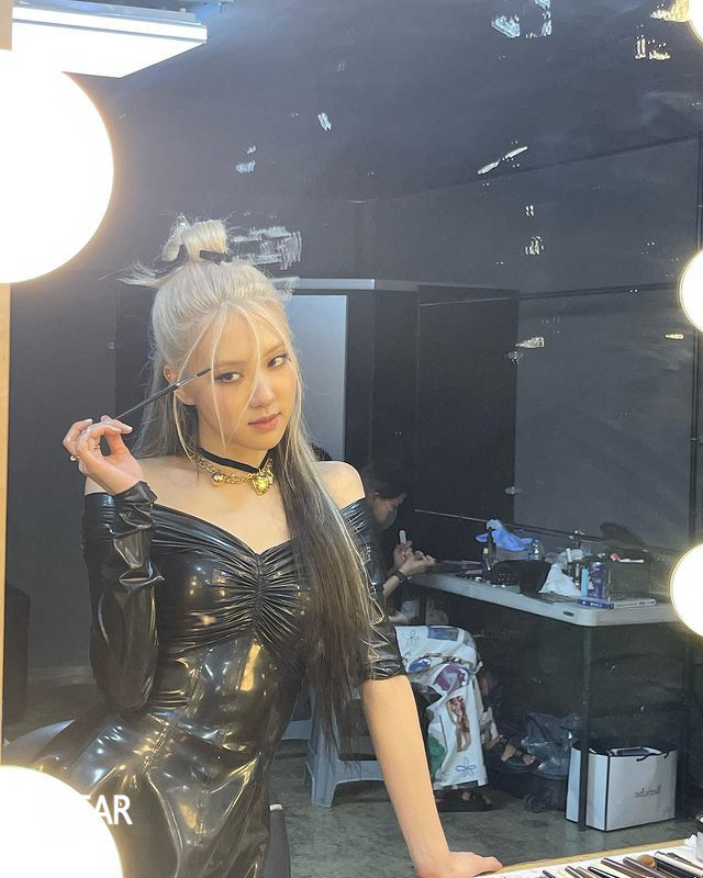blackpink 新歌MV唇妆秘密？BLACKPINK化妆桌上好物！