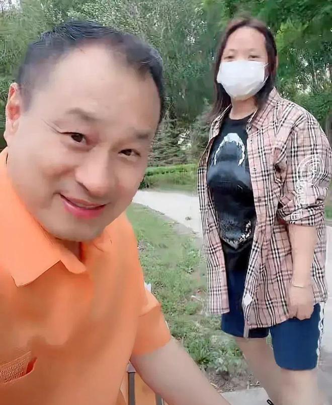 赵四|王老七爆料：本山传媒乱一锅粥，老赵儿子不管公司，就会吃喝玩乐