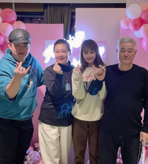 赵本山|赵本山女儿球球自曝即将领证，男方身份曝光，学历和家境不简单