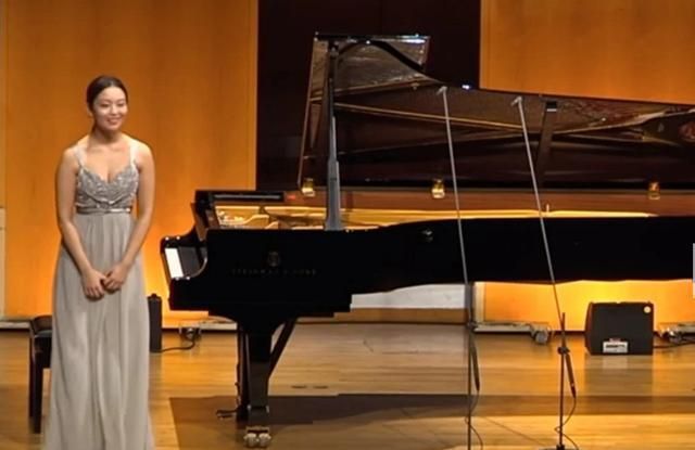 明星素颜|郎朗混血爱妻素颜曝光!双颊消瘦遭批「像鬼新娘」粉丝晒绝美照