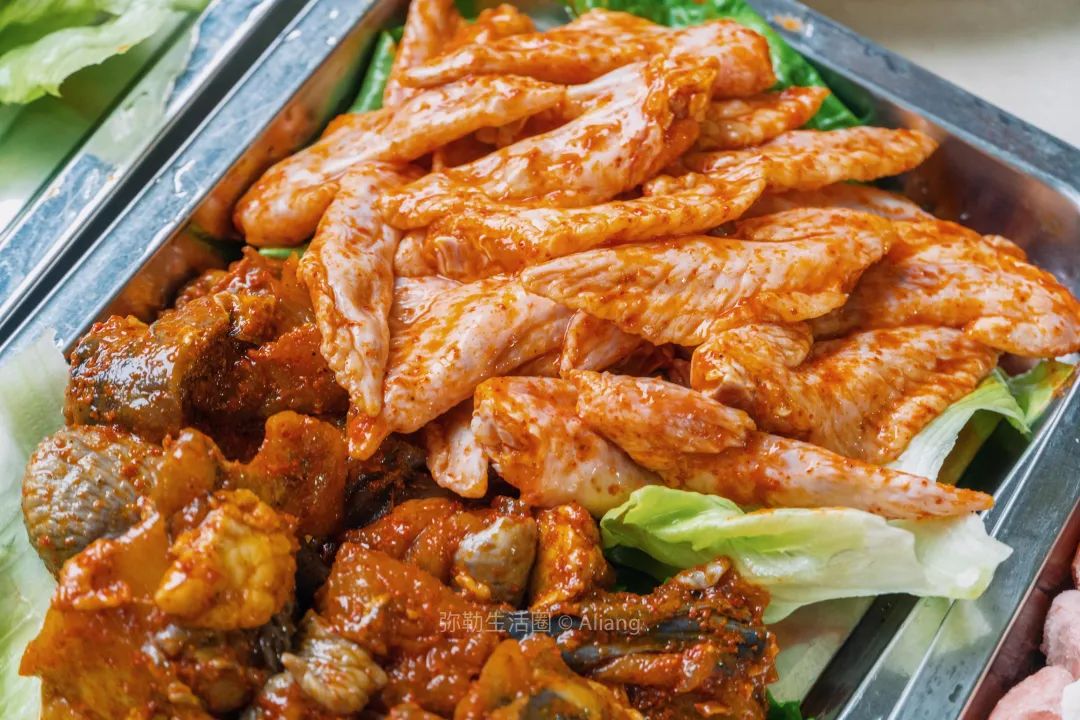 山水画|红河州城外山脚下的农庄，风景美如山水画，荷塘、烧烤、钓鱼，20分钟抵达