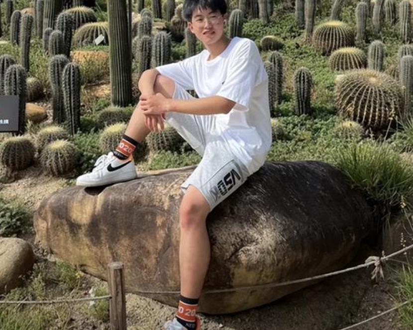 恩人|孙海洋晒孙卓旧照,并言语感谢恩人,孙卓旧照被误以为是孙煌出生