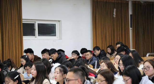 教师资格证|教师行业规则再次提升，有些老师将被“停职”，面临转行的打算！