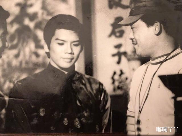 向华强|看了向华强年轻时候的照片，总算明白为啥成龙怕他，关之琳爱他了