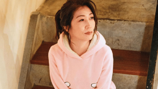 曝49岁女星遭老公家暴！在国外被打害怕到报警，带伤赶医院场面乱