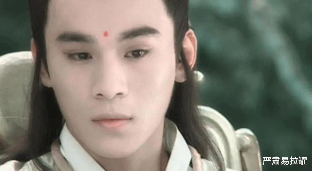 杨超越|李木戈，用杨超越曾舜晞做了个PPT