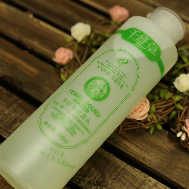 长裙 早春护肤保湿仍是重点，用这些老国货就够了，虽然包装土但很好用