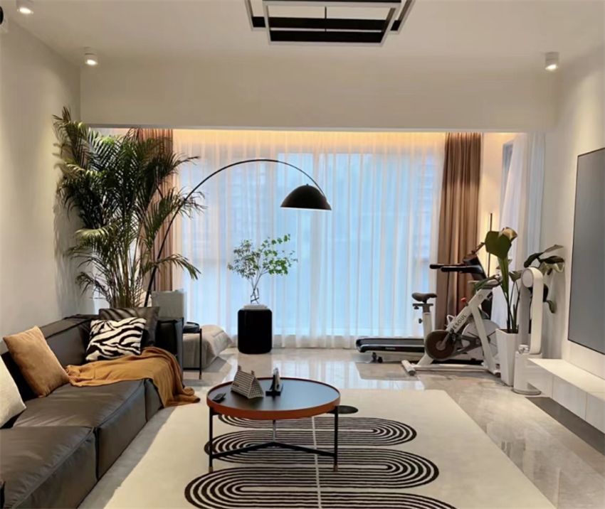 为何有钱人家的阳台上,都不装晾衣架?看完才懂,这样设计真爽