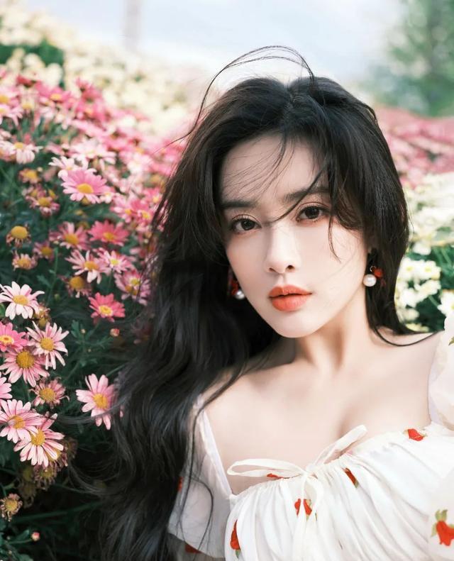 孟子义|“雷纯”孟子义繁花写真超靓丽!肤白貌美太性感美艳