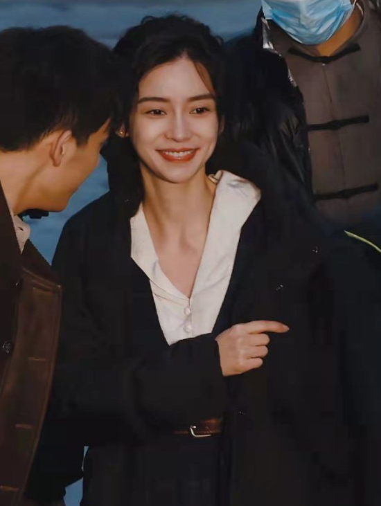 任嘉伦|《暮色心约》路透照曝光，baby满脸疲惫，任嘉伦身高引发热议