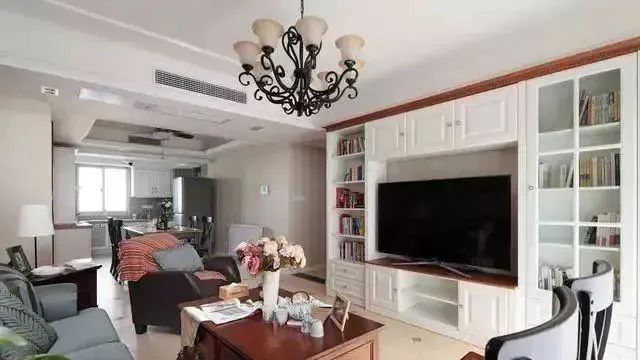 139平美式三室两厅,一进门玄关把人迷住,电视墙更是实用极了!