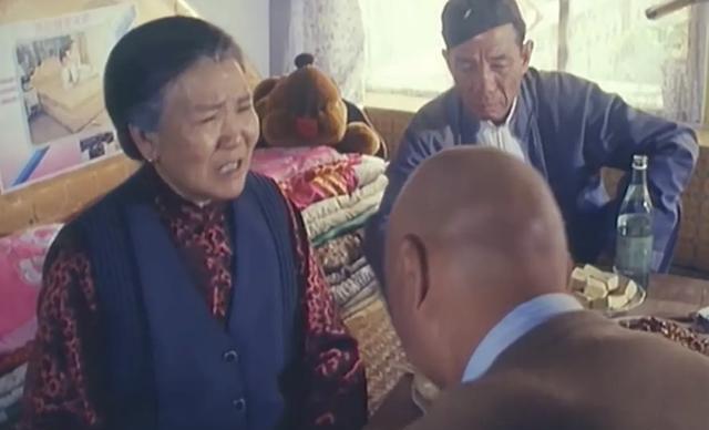 陈佩斯|28年前，陈佩斯砸锅卖铁，拍出了国产黑色喜剧巅峰，被央视反复重播