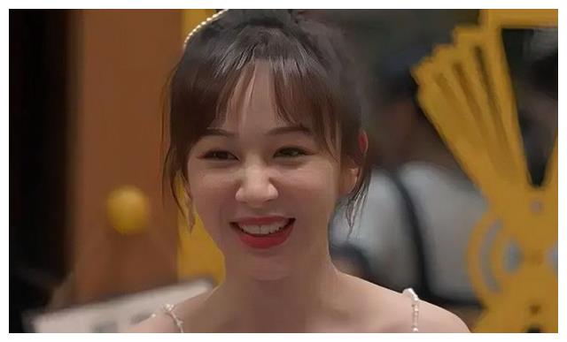 李连杰|张纪中辟谣老婆转房产，女星因税被查指向杨紫，任嘉伦获赔3020元