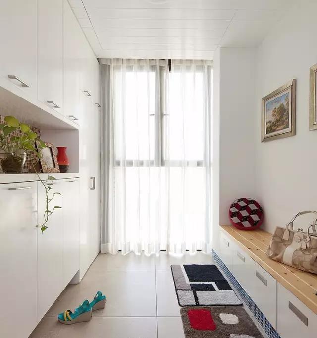 玄关鞋柜9种设计方案,做满整面墙还是买成品?一目了然