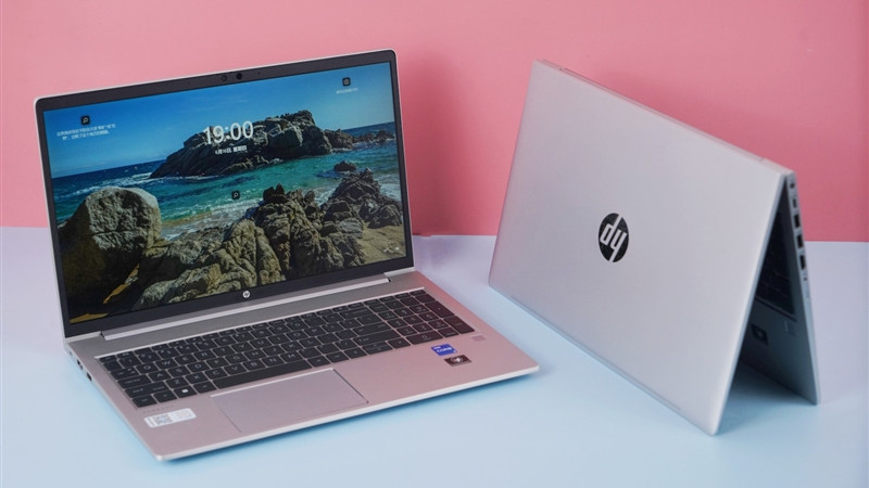 酷睿处理器|入门酷睿i5-1240P对决锐龙7 5825U：核多力量大、性能完胜