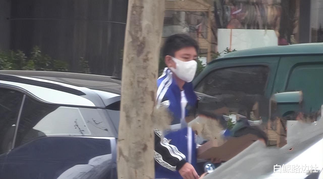 贾乃亮|贾乃亮和李小璐低调复合?打包披萨前往女方豪宅,曾被传同游三亚