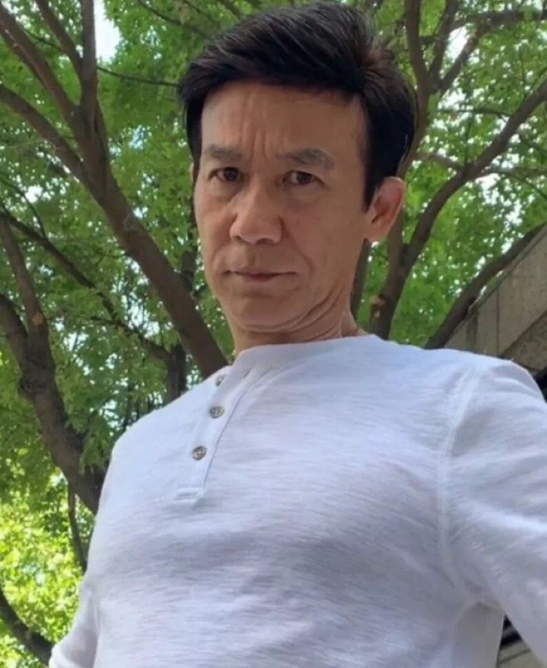 明星|娶小妻子,老来得子的7位明星,满头白发还要赚钱,是福还是祸?