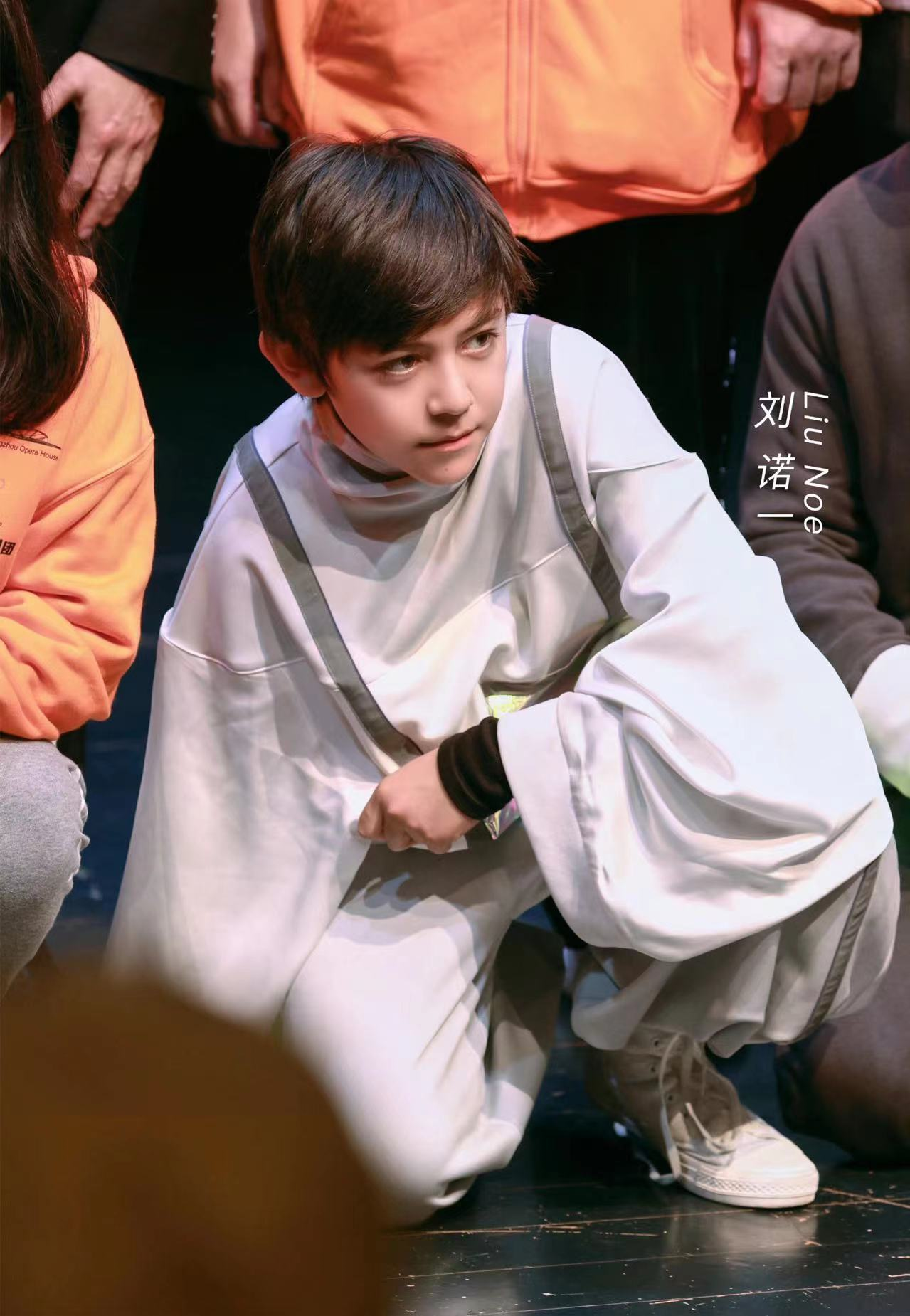 霓娜|刘烨儿女颜值惊人！诺一五官硬朗似忧郁王子，霓娜身高猛长神似爸