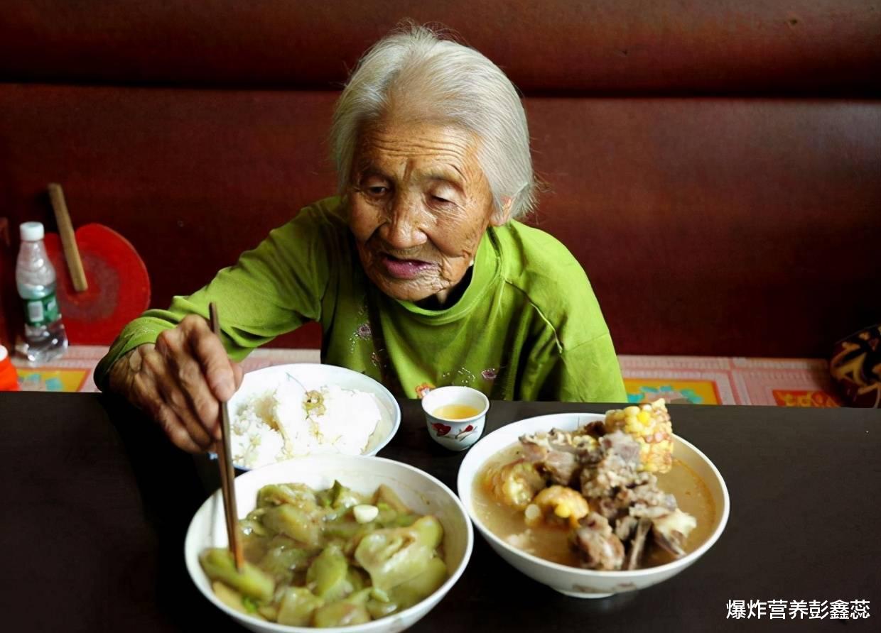 |60多岁退休后，从一日三餐变成一日两餐，这种饮食方式能长寿吗？