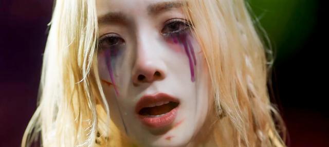 mv|泰妍时隔半年完成回归，新曲质感直接拉满，MV的场景不贵但很美