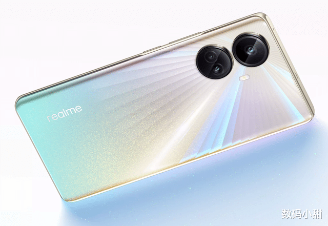 |真我“不讲武德”，1699元的起售价，真我10 Pro+力压千元机市场