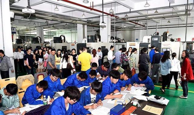 卧室|1年仅新增1000万人，专家建议生3胎贷款免息，公积金贷款额涨20万