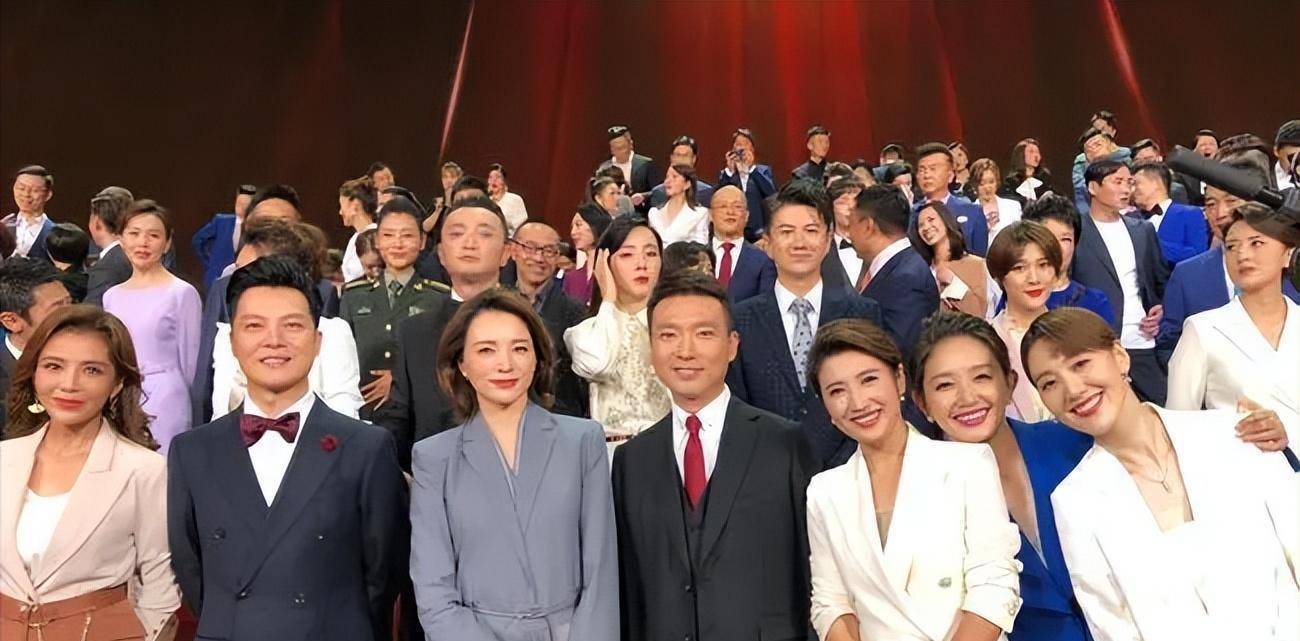 李思思|王冰冰之后,李思思也被曝离开了央视,个人认证已改!