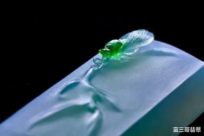 玉雕|玉赏 ▏意欲扑鸣蝉，忽然闭口立