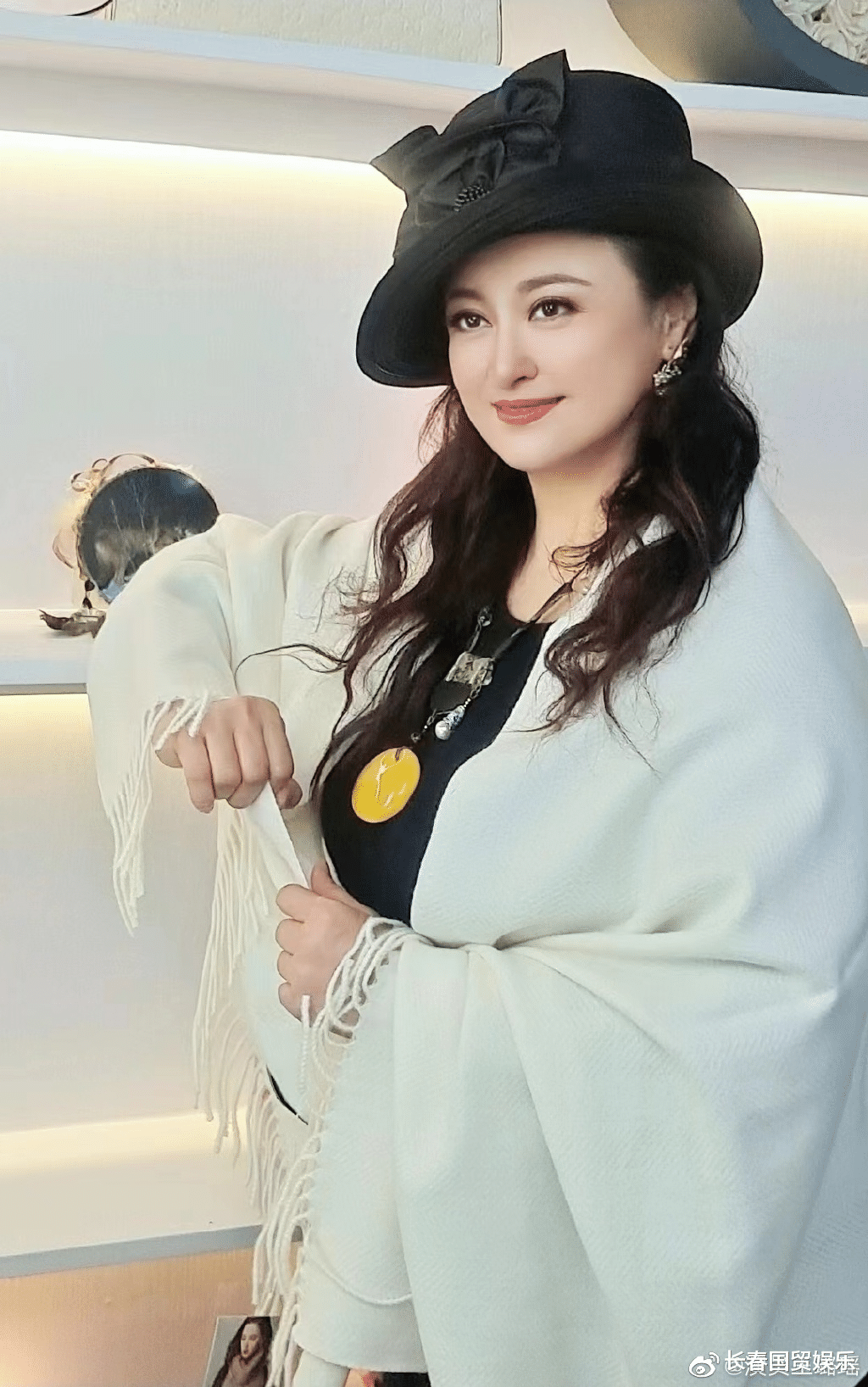 王璐瑶|还记得《雪山飞狐》中“苗惹兰”吗?52岁雍容华贵,如今变成这样了