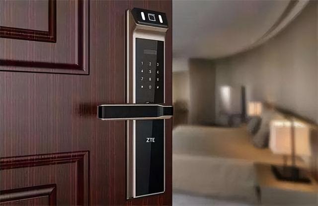 客户端|指纹锁怎么选?过来人透露:太贵的指纹锁最好别买!