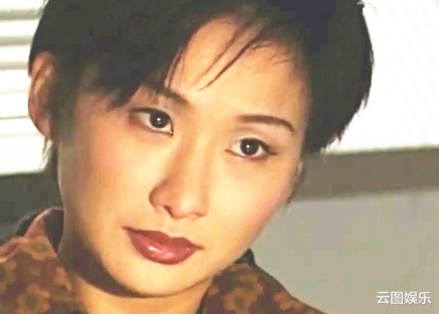 汤宝如 51岁汤宝如罕露面，减肥成功穿短裙秀身材，至今未婚儿子已16岁