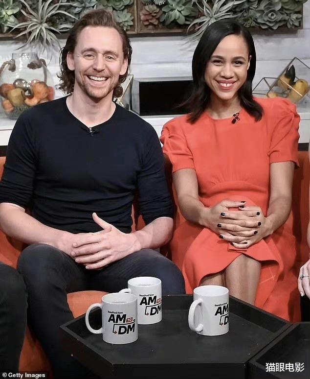 抖森|抖森亲口承认订婚，近照里他乐得合不拢嘴，未婚妻早已戴上大钻戒