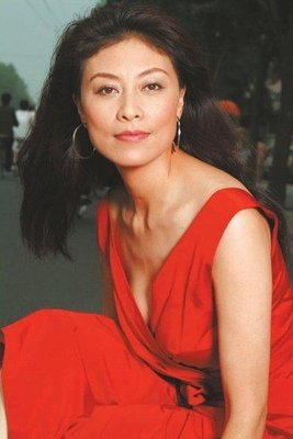 岳红|影后岳红：因春晚爆红，怀孕5个月被抛弃，离婚30年至今单身