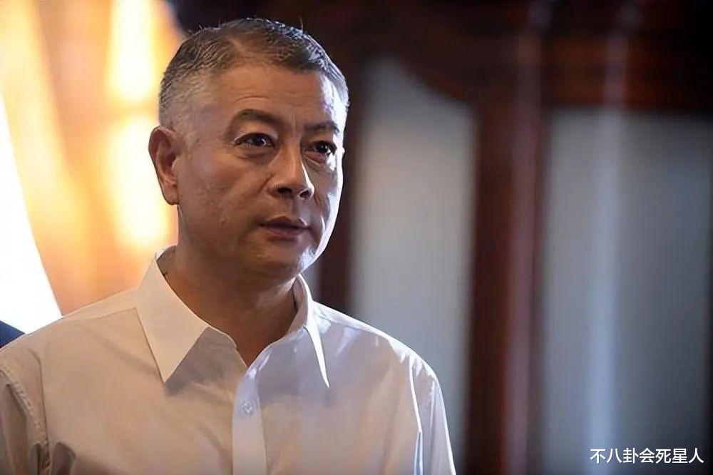 袁姗姗|“无儿无女”演员养老现状：杨昆直播叫卖，潘虹皈依佛门求心安