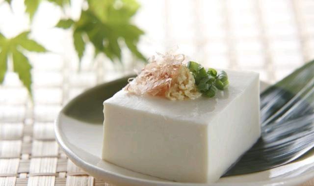 运动 减肥期间，尽量“躲避”四种食物，多吃三物多喝一水，记两个原则