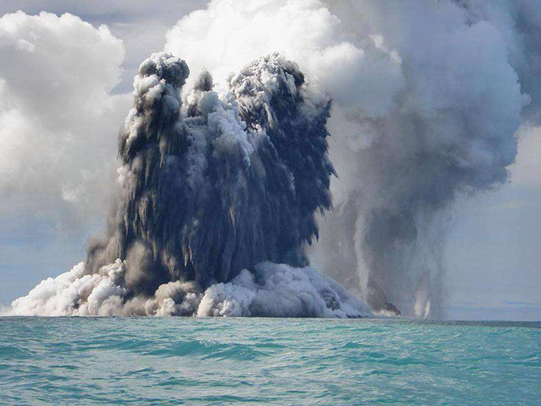水一定能灭火吗?可为什么海水浇灭不了海底火山?