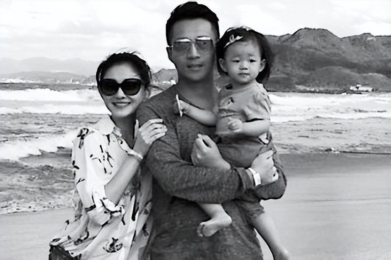 张兰|张兰关闭直播间停播几天，结束骂战意思明显，难道大S已经妥协了