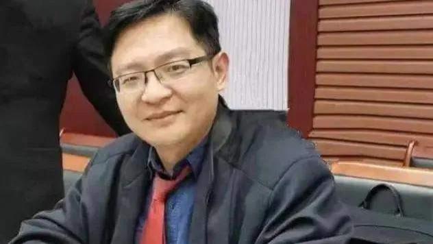 劳荣枝律师开直播，表示还有多位律师参与此案，而且是免费帮忙