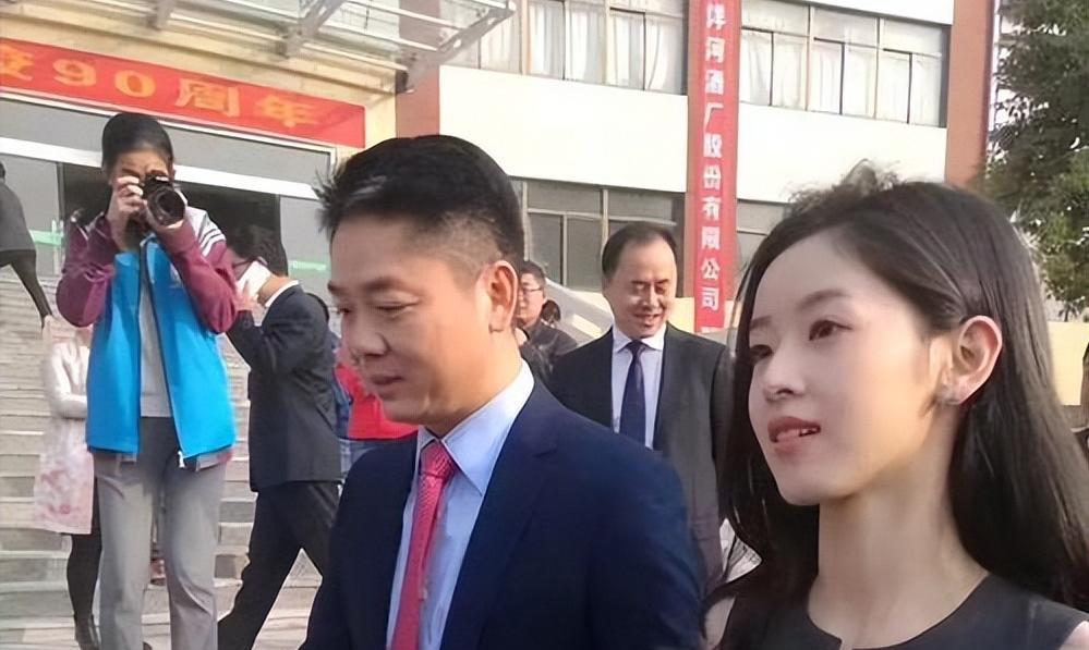 梅婷|中国好老板刘强东：捐款1亿为员工谋福利，怀二胎的妻子也将临盆