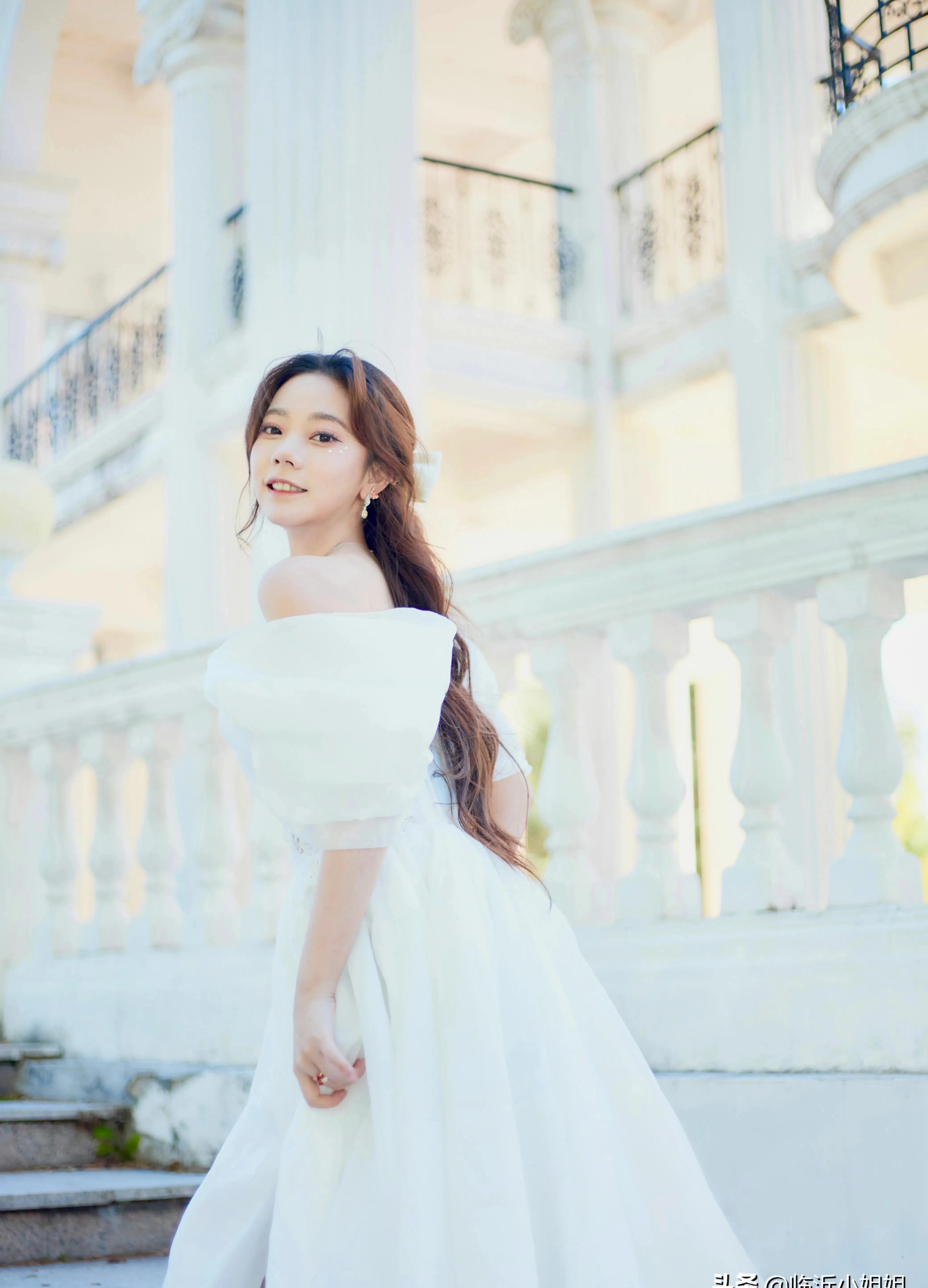 紫宁|张紫宁,俏丽唯美的美女歌手,灵动清甜的长相,太迷人啦