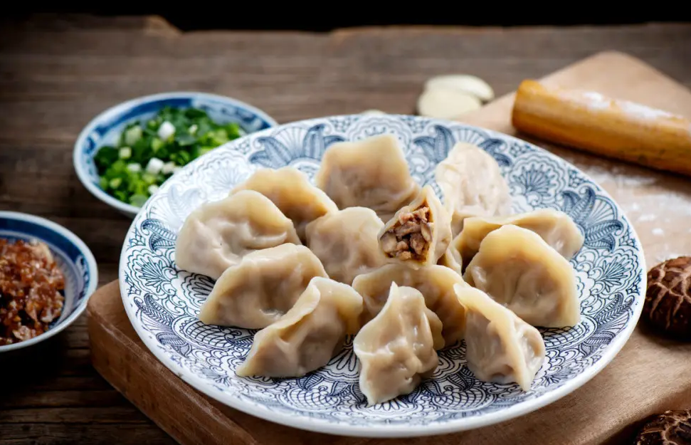 入冬后年纪大的人,建议多吃“3珍”少碰“2酒”,助你舒服入冬