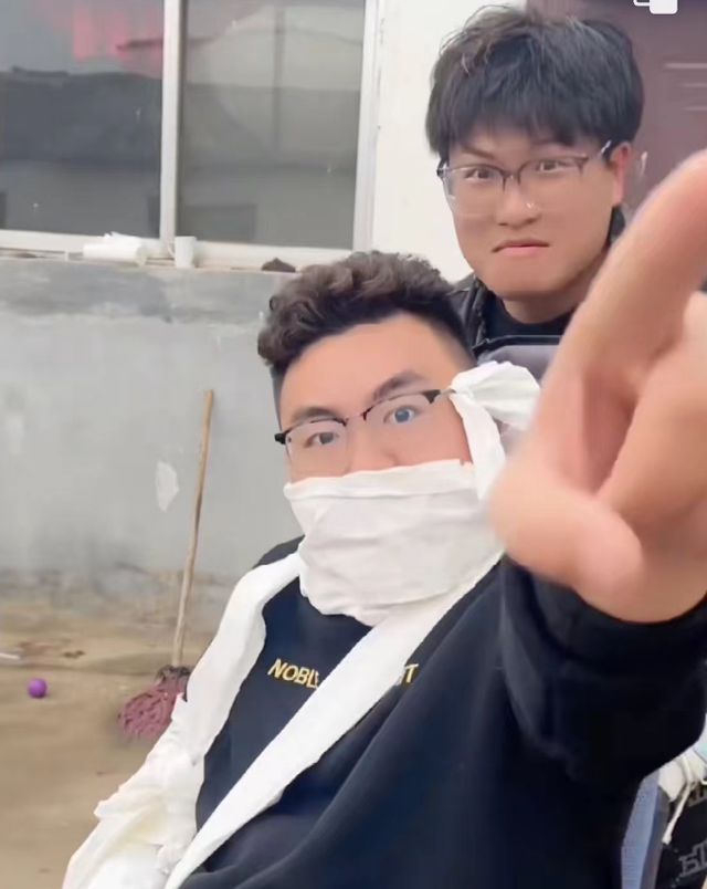 阿尔·帕西诺|许敏闺蜜小七发感慨，不要求不代表没期待，姚威遭嘲对父母太冷酷