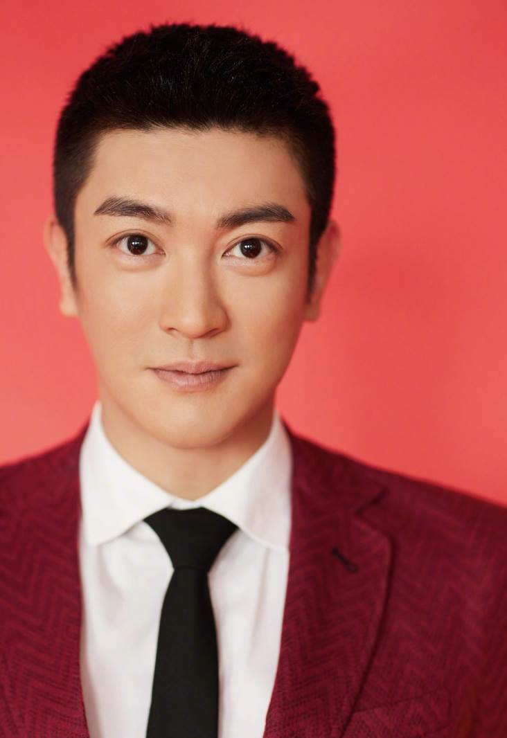 杜宇麒|霍思燕晒儿子吃雪糕，嗯哼近期瘦出瓜子脸，网友直呼：“翻版”杜江